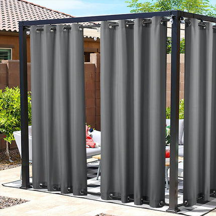 Oranssi vedenkestävä verho huvimajaan