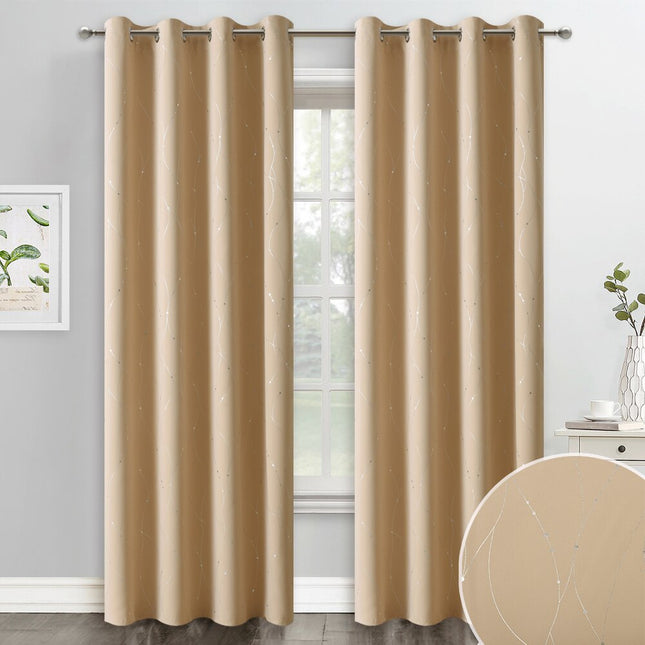 Kermanvärinen pimennysverho hopeisilla yksityiskohdilla