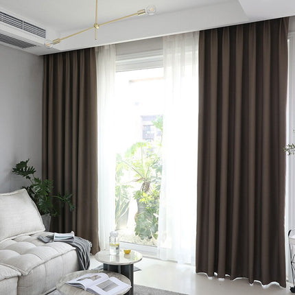 Moderni ruskea pimennysverho olohuoneeseen
