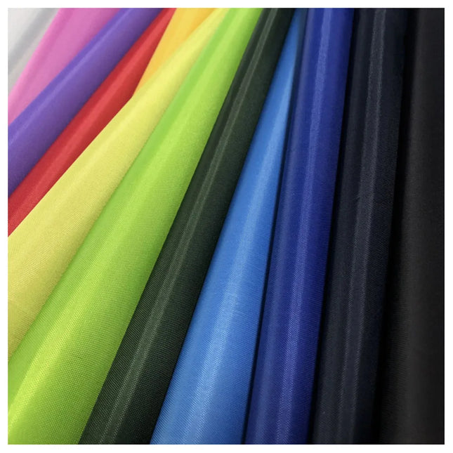 Vedenpitävä ja kestävä pimennyskangas