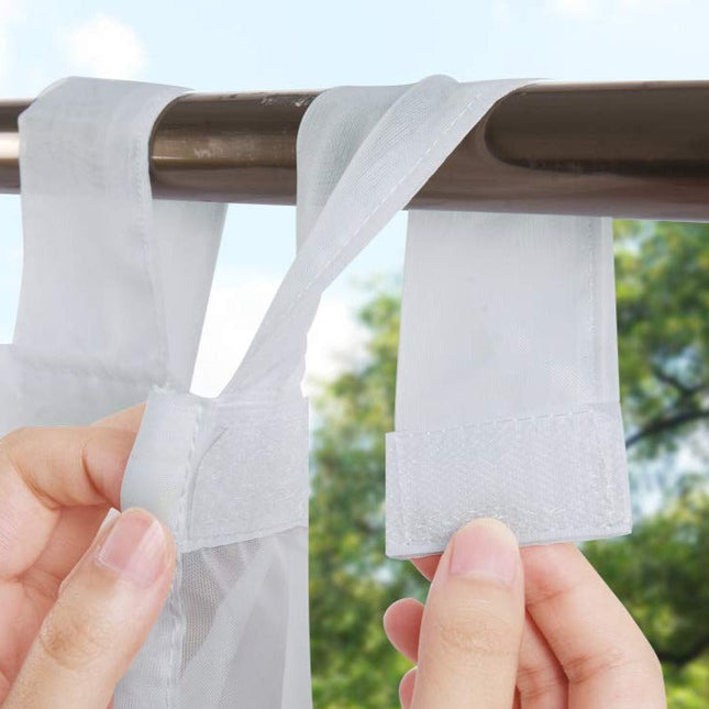 Valkoinen säänkestävä ulkoverho purjerenkailla