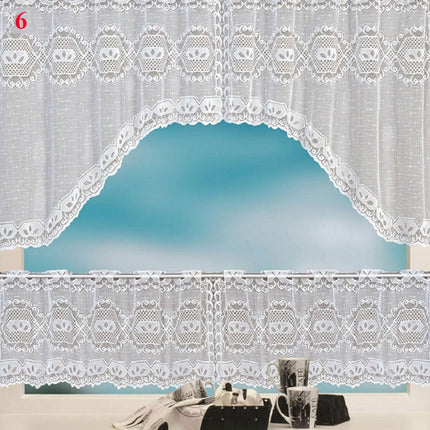 Valkoinen pitsinen keittiöverhosetti