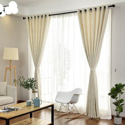 Luonnonvalkoinen verho hienovaraisella tekstuurilla