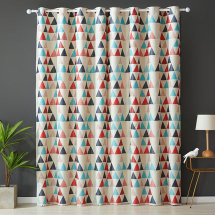 Punainen pimennysverho kolmiokuviolla
