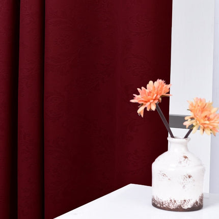 Kohokuvioitu pimennysverho damastikuviolla