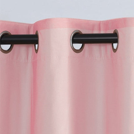 Pimennysverho liukuvärjätyllä ohuella verholla
