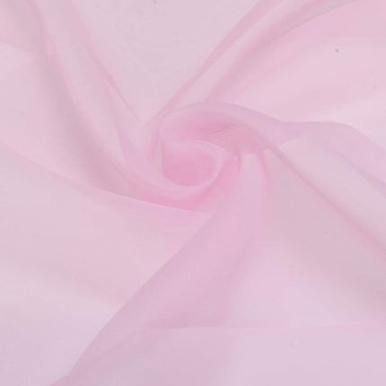 Kevyt ja ilmava valkoinen valoverho