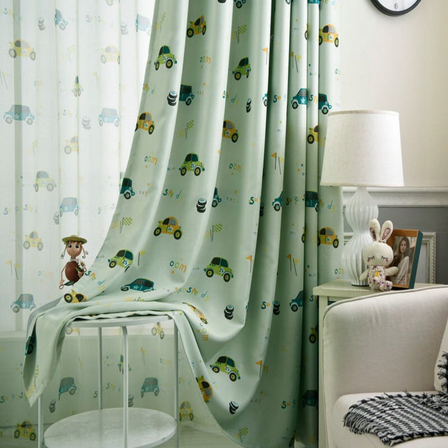 Vihreä lasten pimennysverho autoilla