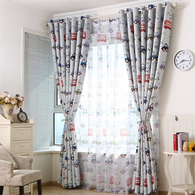 Lastenhuoneen valoverho autokuviolla