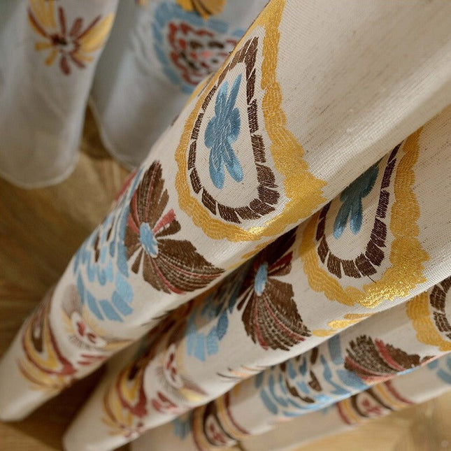 Boheemi verho etnisellä kuviolla