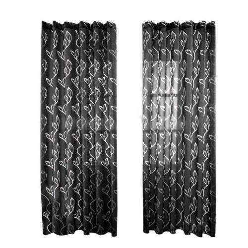 Valkoinen valoverho hienovaraisella kuviolla