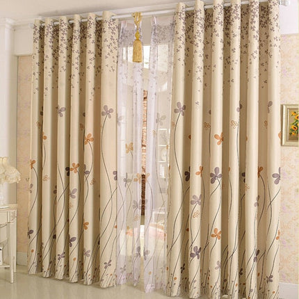 Skandinaavinen pimennysverho kukkakuviolla