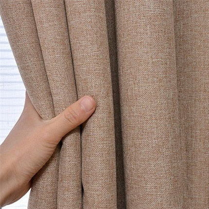 Latten värinen pimennysverho olohuoneeseen