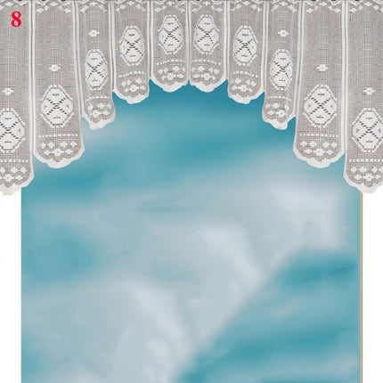 Valkoinen pitsinen keittiöverhosetti