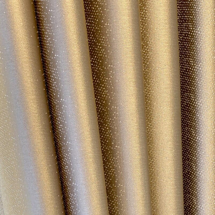 Ylellinen kimaltava pimennysverho olohuoneeseen