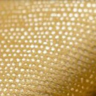 Keltainen pimennysverho reikäkuviolla lapsille