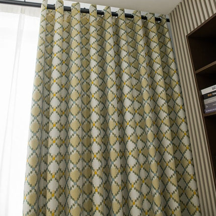 Keltainen skandinaavinen kuviollinen verho