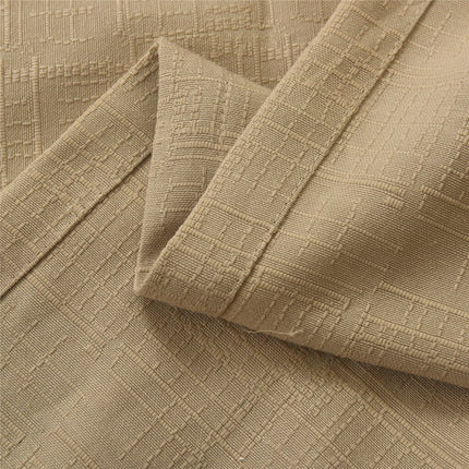 Struktuuripintainen verho purjerenkailla olohuoneeseen