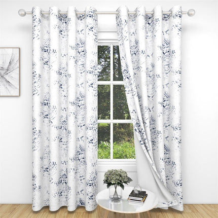 Valkoinen verho sinisellä abstraktilla kuviolla