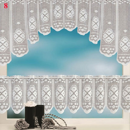 Valkoinen pitsinen keittiöverhosetti