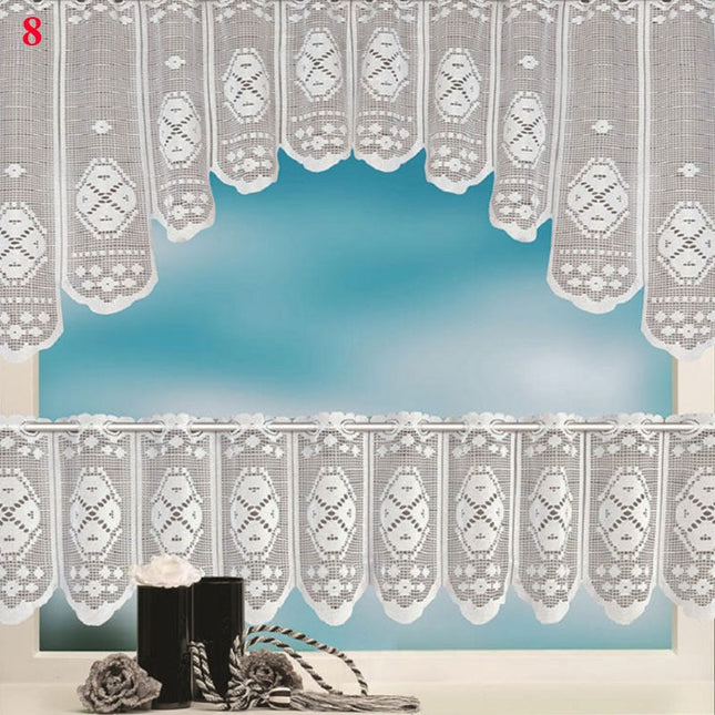 Valkoinen pitsinen keittiöverhosetti