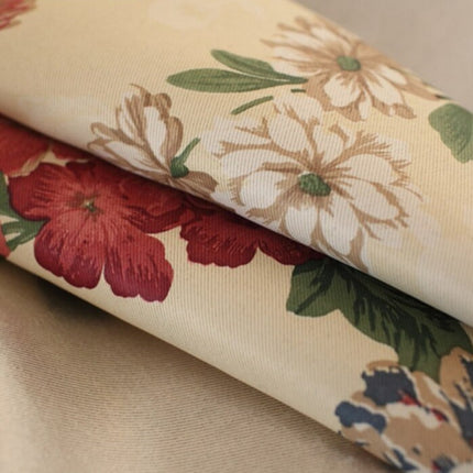 Pimennysverho vintage-tyylisellä kukkakuviolla