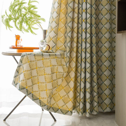 Keltainen skandinaavinen kuviollinen verho