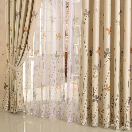 Skandinaavinen pimennysverho kukkakuviolla