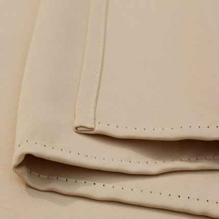 Säänkestävä verho parvekkeelle purjerenkailla