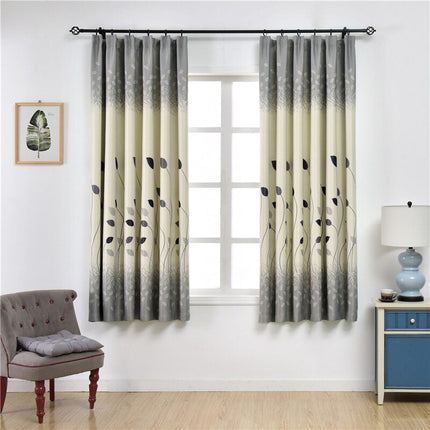 Koristeellinen verho modernilla lehtikuviolla