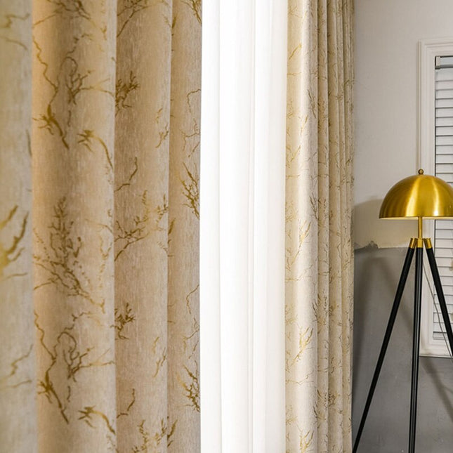 Pimennysverho kultaisella marmorikuviolla