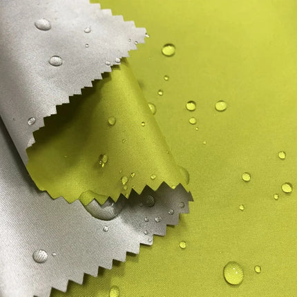 Pimennysverhokangas useissa eri väreissä