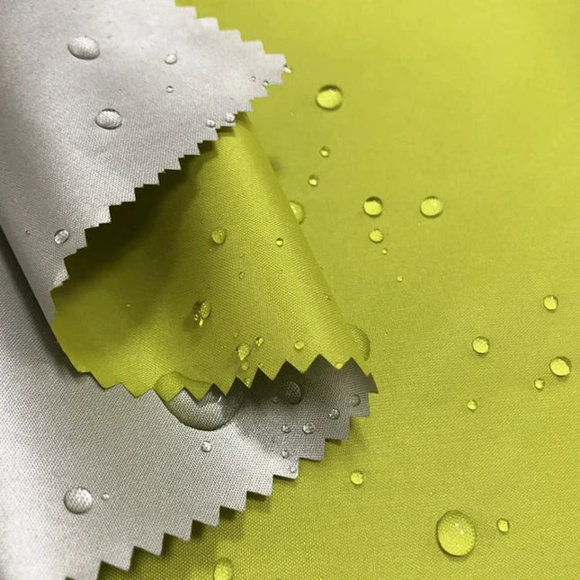 Pimennysverhokangas useissa eri väreissä