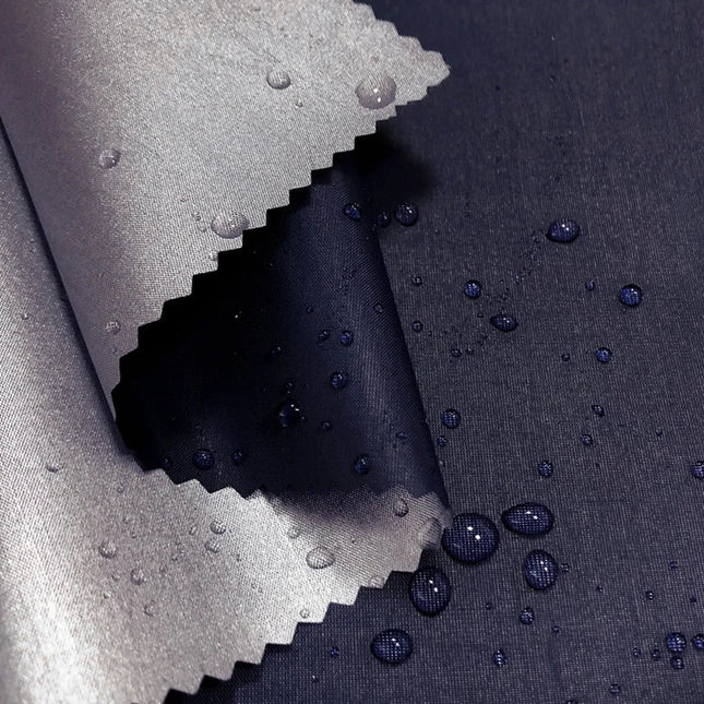 Pimennysverhokangas useissa eri väreissä