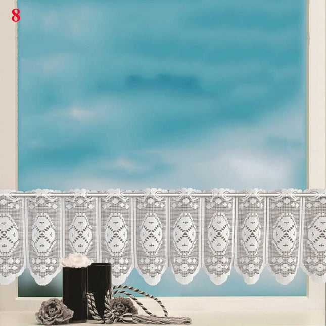 Valkoinen pitsinen keittiöverhosetti