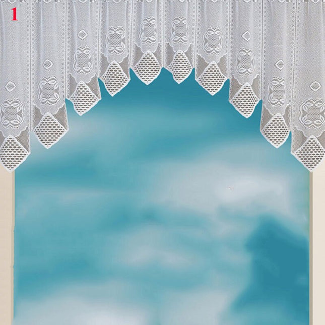 Valkoinen pitsinen keittiöverhosetti