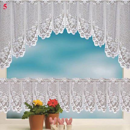 Valkoinen pitsinen keittiöverhosetti