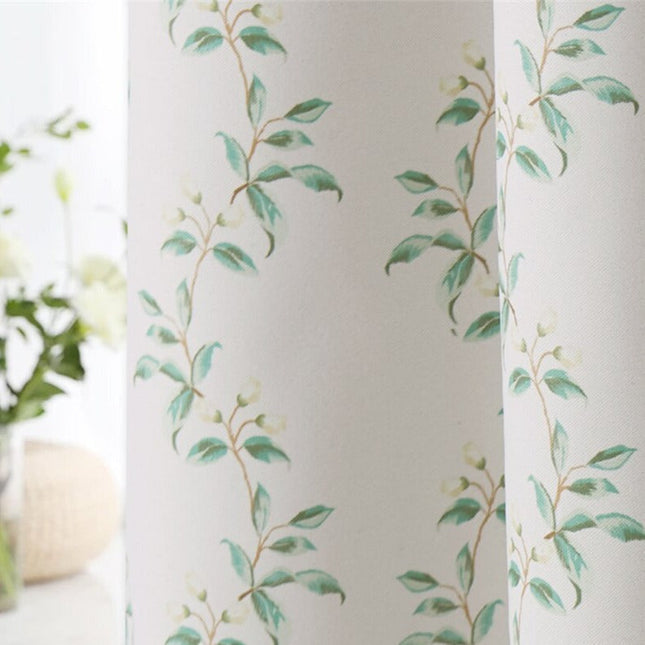 Verho sirolla kasviaiheisella kuviolla