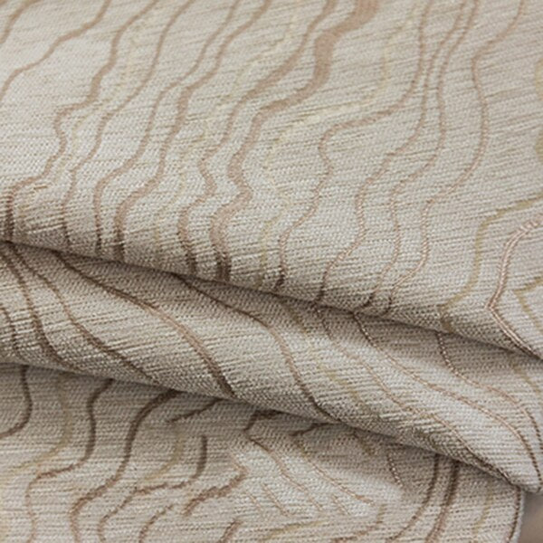 Ruskea pimennysverho aaltokuviolla