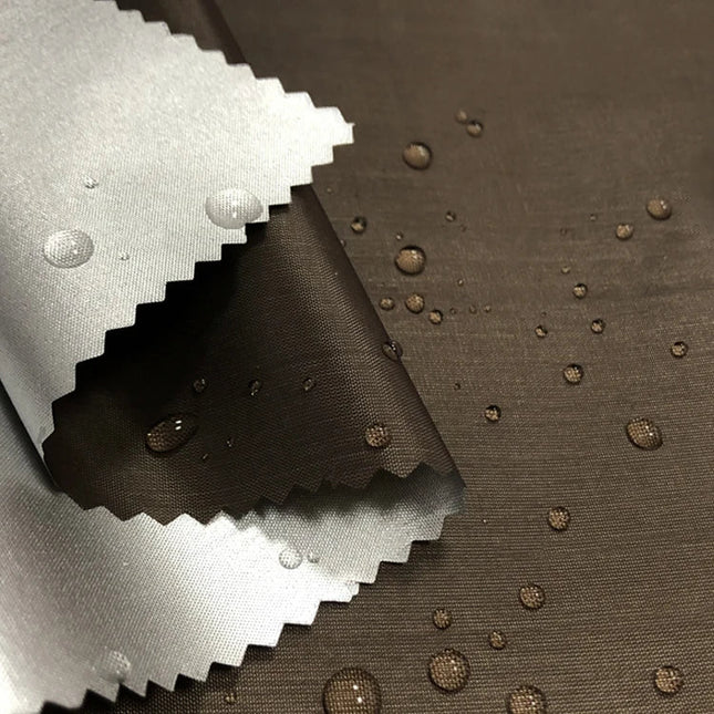 Pimennysverhokangas useissa eri väreissä