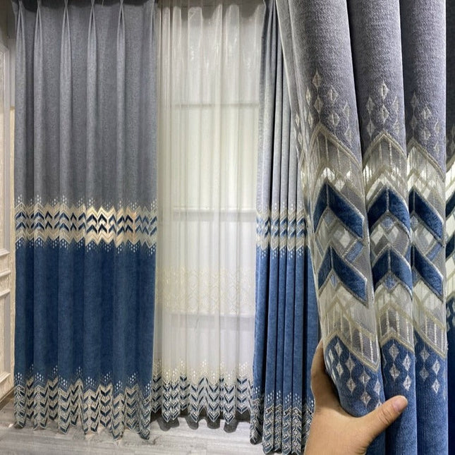 Valoverho kirjaillulla siksak-kuviolla