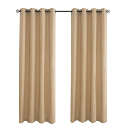 Struktuuripintainen verho purjerenkailla olohuoneeseen