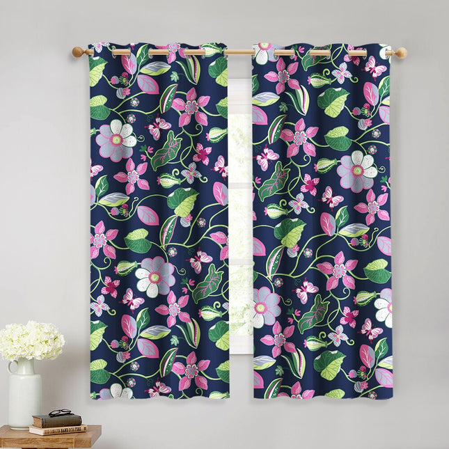 Värikäs kukkakuvioinen verho olohuoneeseen