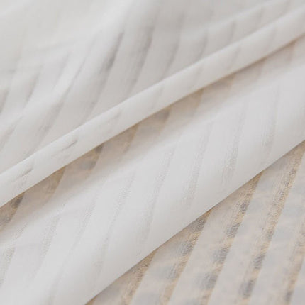 Tarranauhalla kiinnitettävä valkoinen valoverho