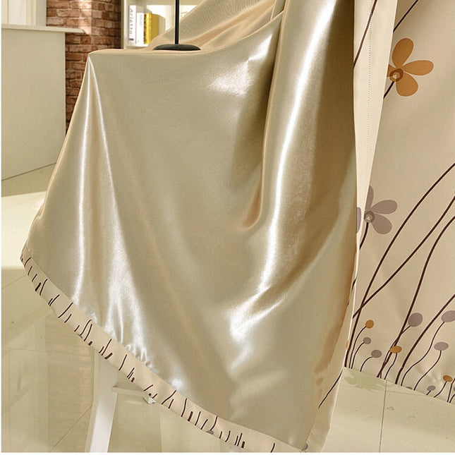 Skandinaavinen pimennysverho kukkakuviolla