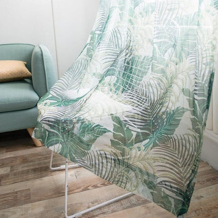 Trooppinen lehtikuvioinen valoverho olohuoneeseen