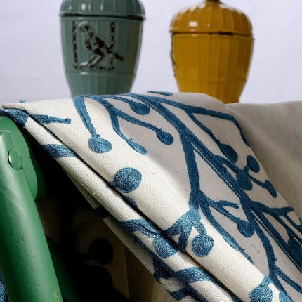 Kirjailtu pellavatyylinen pimennysverho