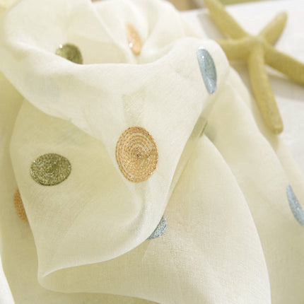 Värikäs pilkullinen valoverho lastenhuoneeseen