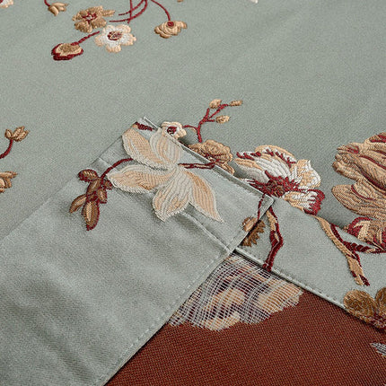 Pimennysverho romanttisella kukkakuviolla