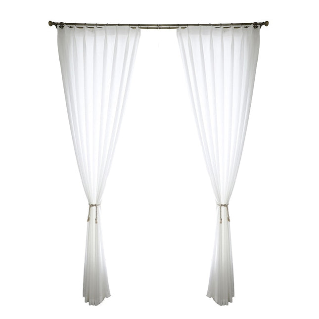 Strukturoitu valkoinen valoverho olohuoneeseen